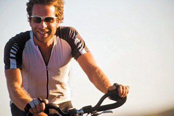 Cyclist and documentarian Mark Beaumont arrives in Sanders, Ariz. Thursday. Beaumont spent the night in Sanders while in the process of riding his bike across the Americas and filming the trip for a documentary. — © 2009 Gallup Independent / Cable Hoover 